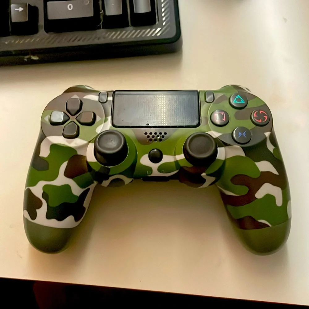 PS4 controller - Picture 1 of 1